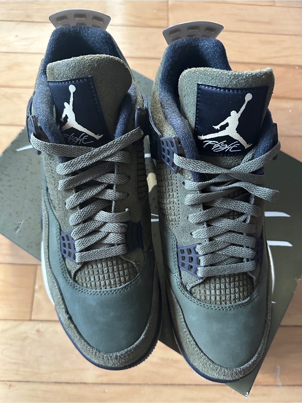Nike Air Jordan 4 Retro SE Craft Sneaker (Medium Olive/Pale Vanilla)